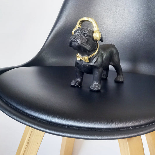 Black English Bulldog DJ